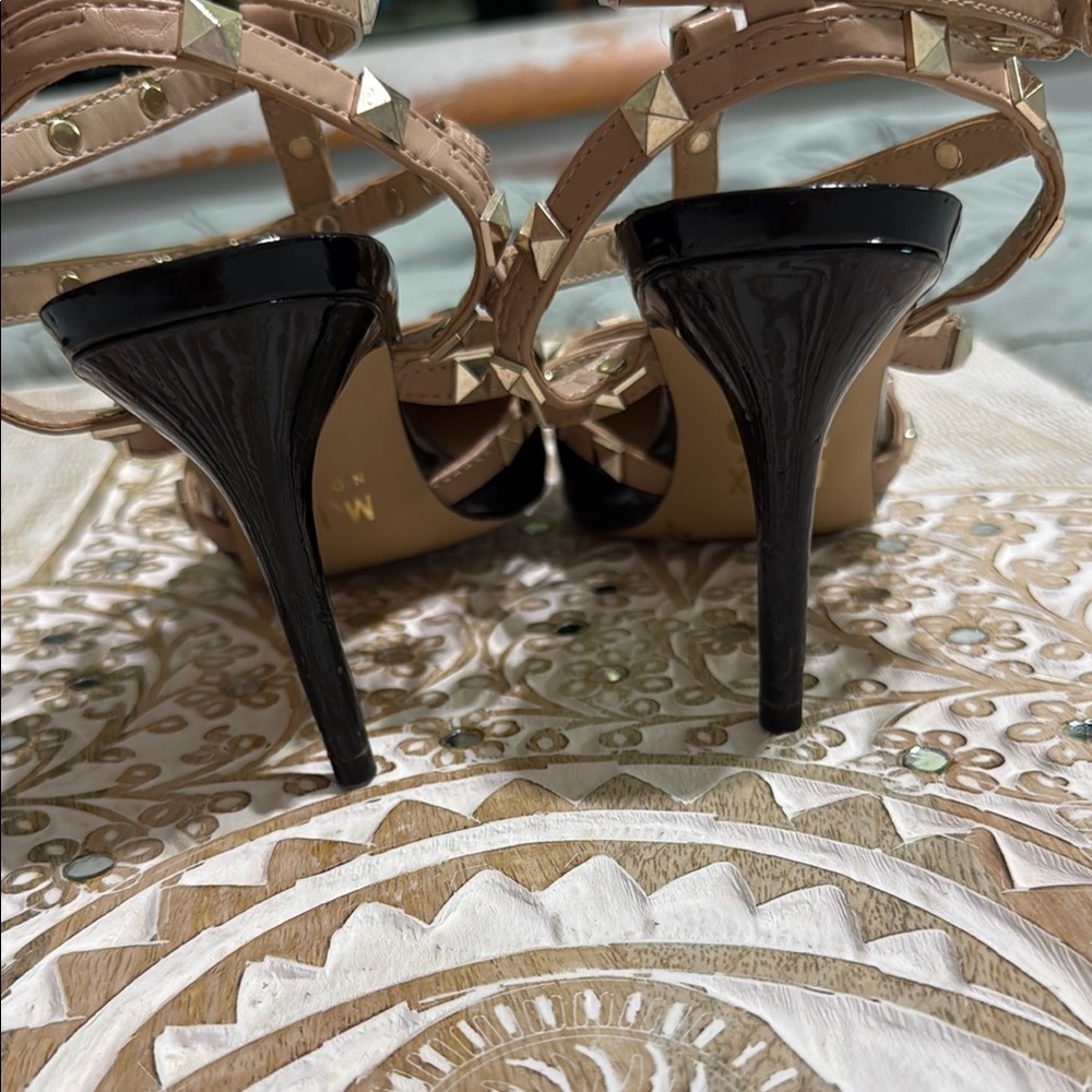 Mix NO. 6 Black and Tan Elegant Heels - Picture 7 of 7